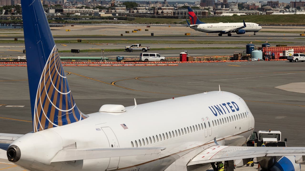 Dos aviones de United colisionan en el aeropuerto LaGuardia durante maniobra en pista