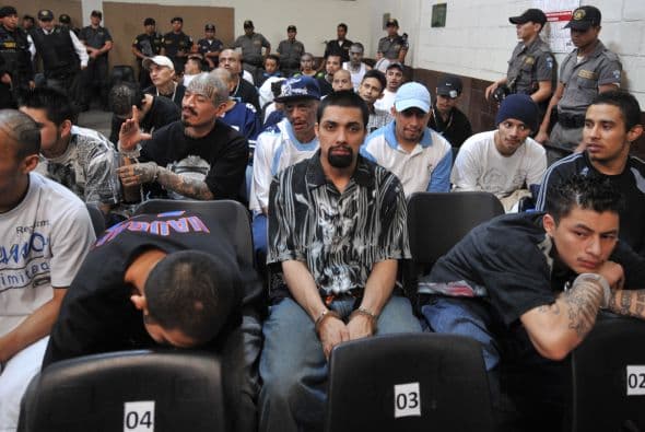 Las peleas entre grupos de pandilleros suelen ser muy violentas y con finales fatales.