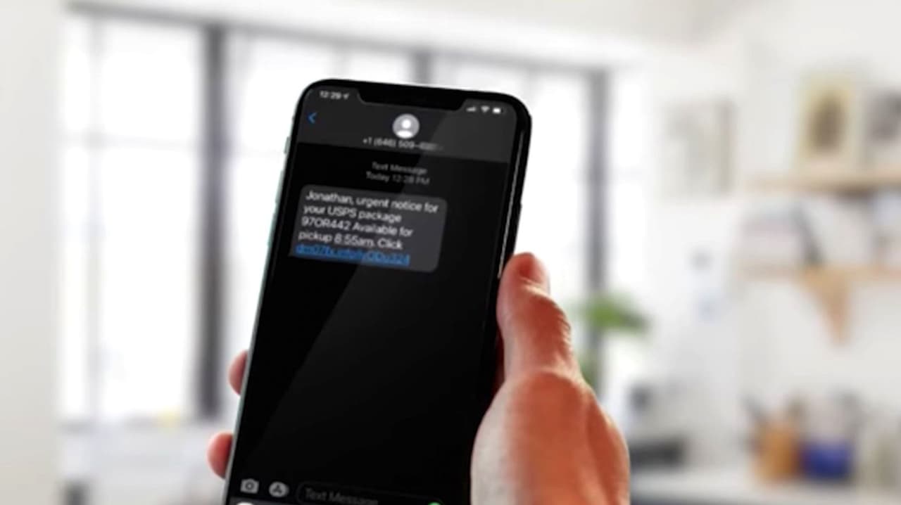 Alertan por mensajes falsos de multas de tránsito: así puede detectar esta estafa