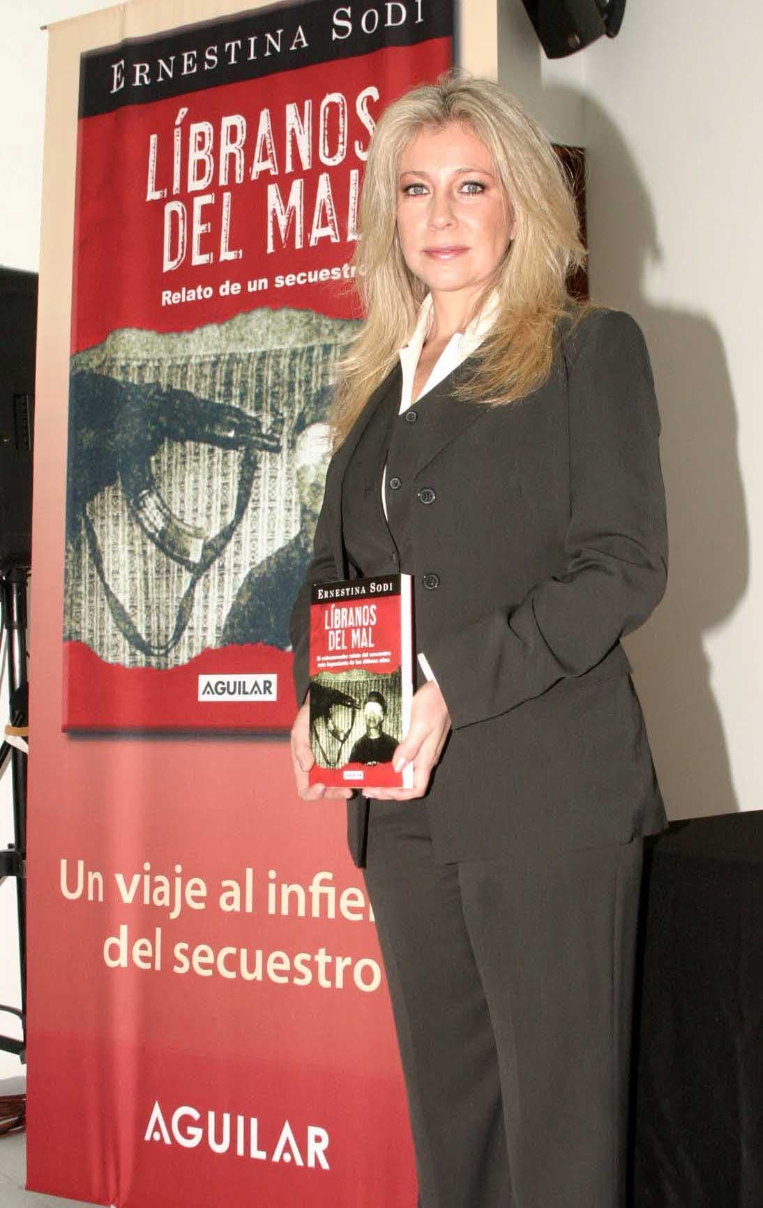 Las hermanas Sodi sospecharon que todo había sido planeado por la misma Laura para obtener dinero de su hermana Thalía y de su esposo Tommy Mottola, declaró Ernestina durante la presentación de su libro 'Líbranos del mal'.