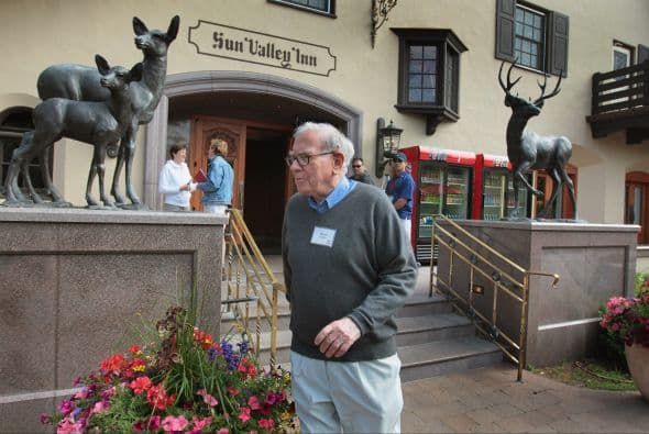 El 15 de agosto pasado, Warren Buffett, el tercer hombre más rico del mundo, criticó al Congreso de Estados Unidos por la actual desigualdad en pago de impuestos entre los más ricos del país y los ciudadanos de a pie.