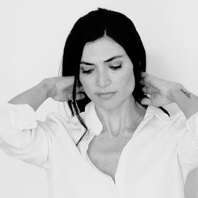 Durante muchos años Ana María se alejó de las telenovelas, pero siguió su carrera en series y cine, pero nunca se apartó de las redes sociales, en donde ha mostrado ser una mujer bella y llena de talento.