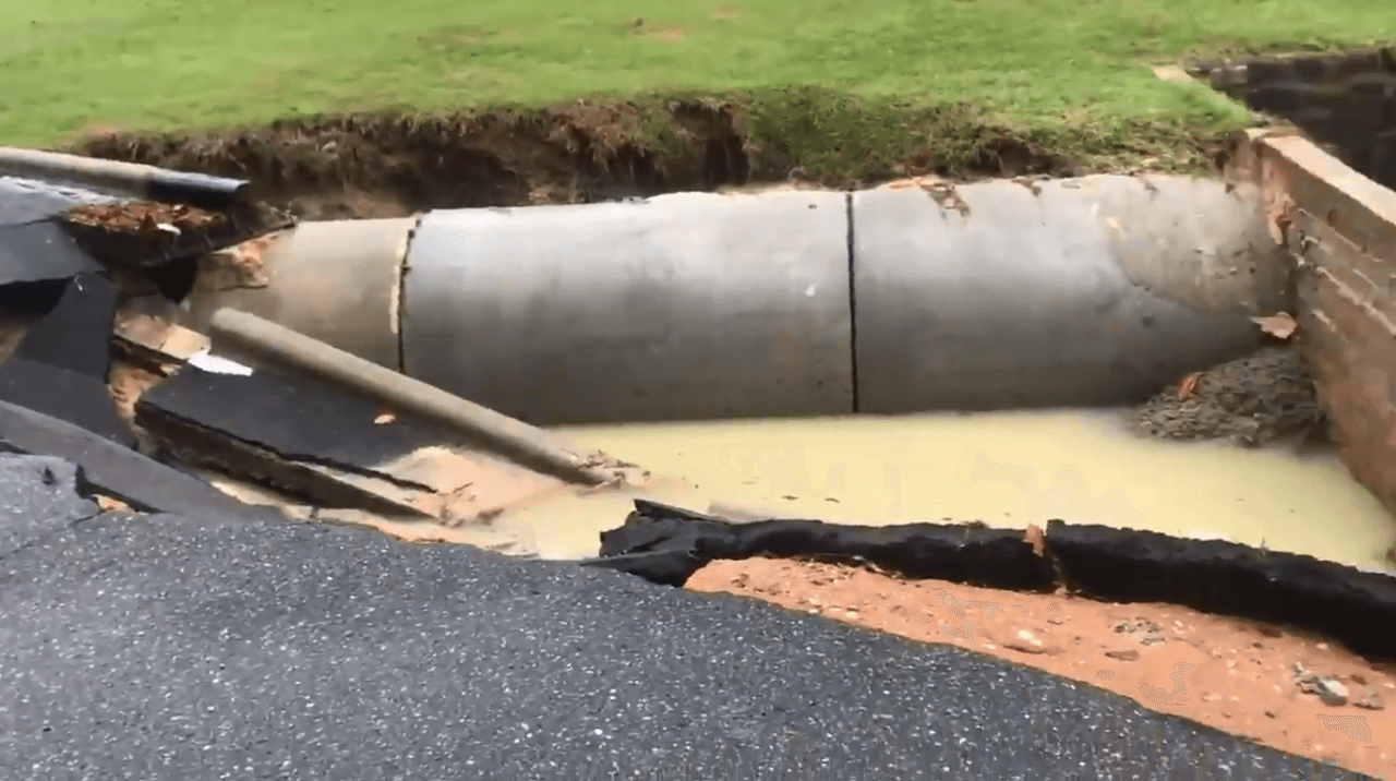 10 evacuados en refugio de mujeres tras inundación