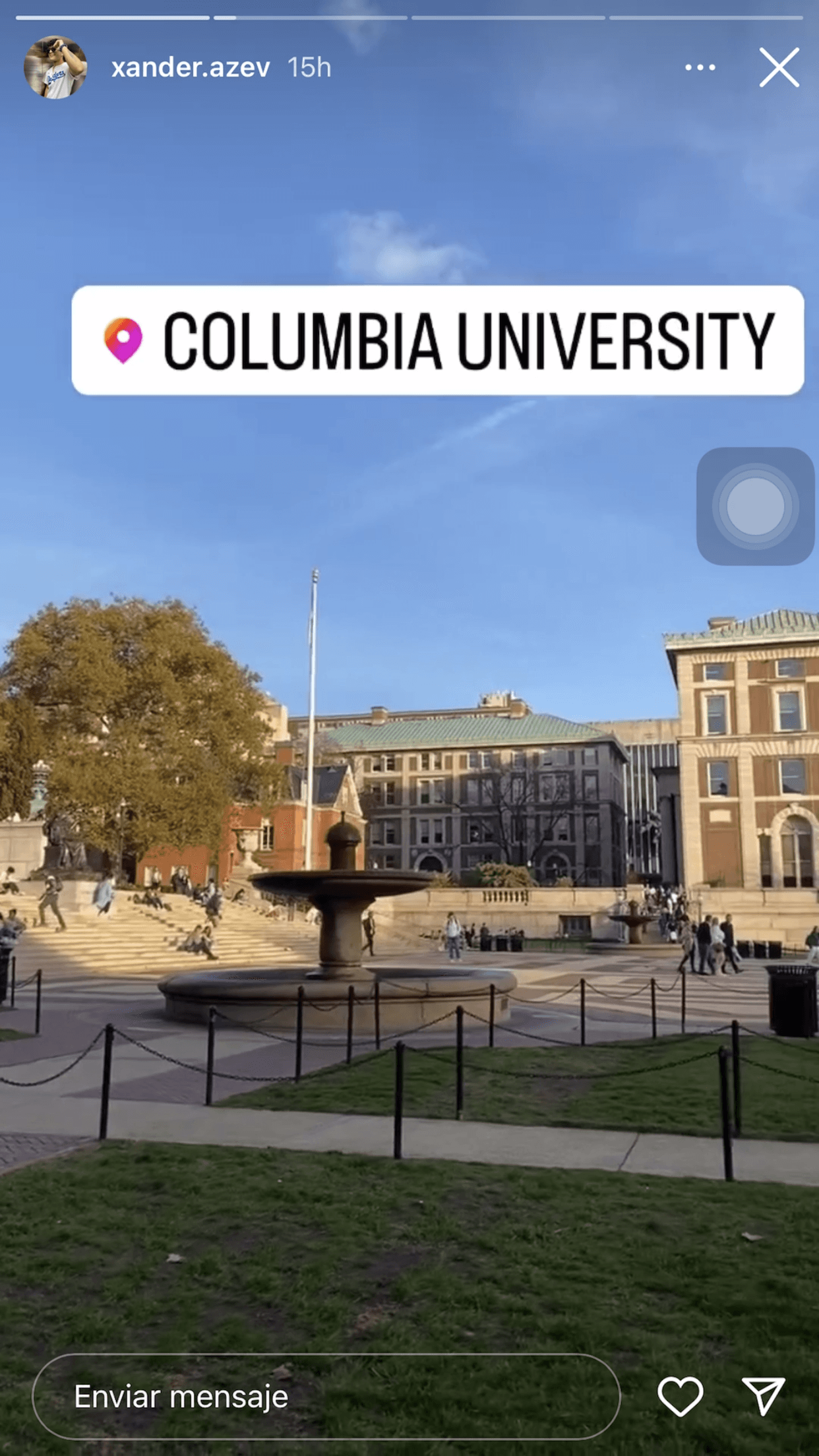 Por ejemplo, mostró fotos de un recorrido por la reconocida Universidad de Columbia. 
<br>