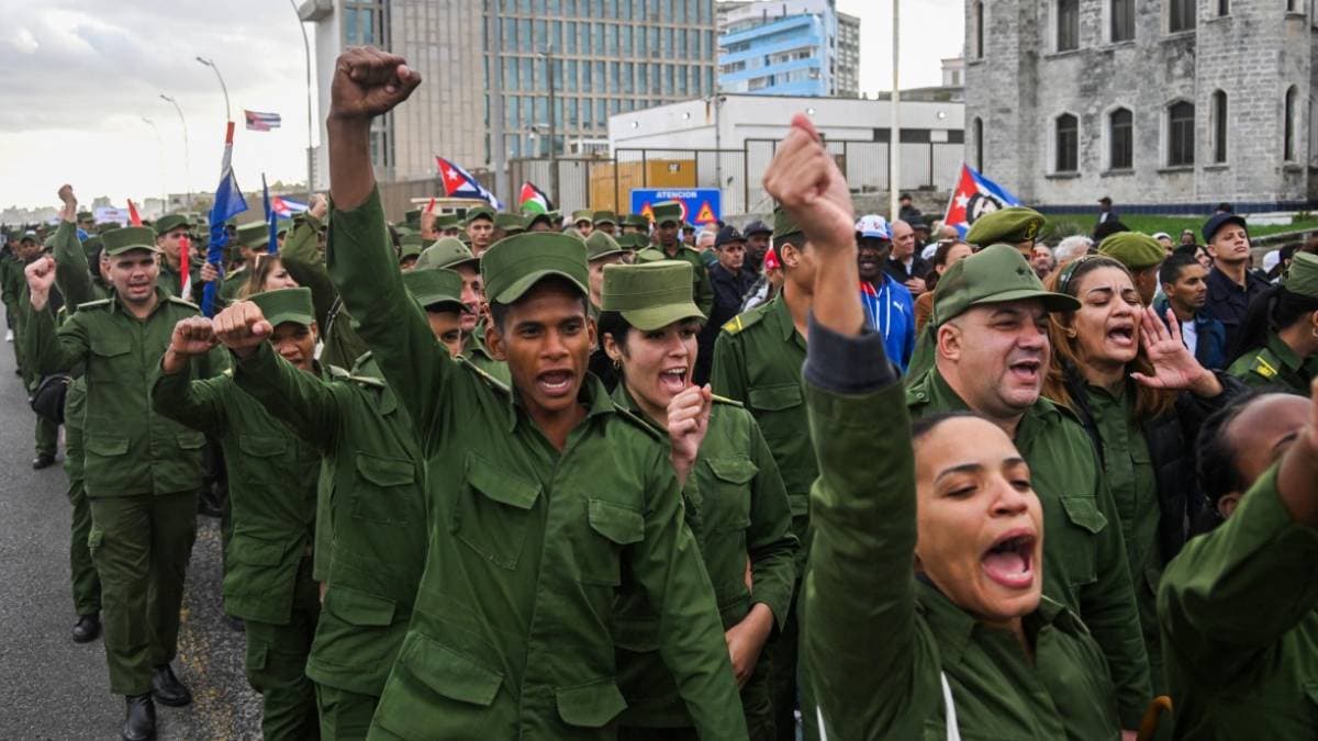 Cuba analiza su preparación militar en medio de tensiones con EEUU