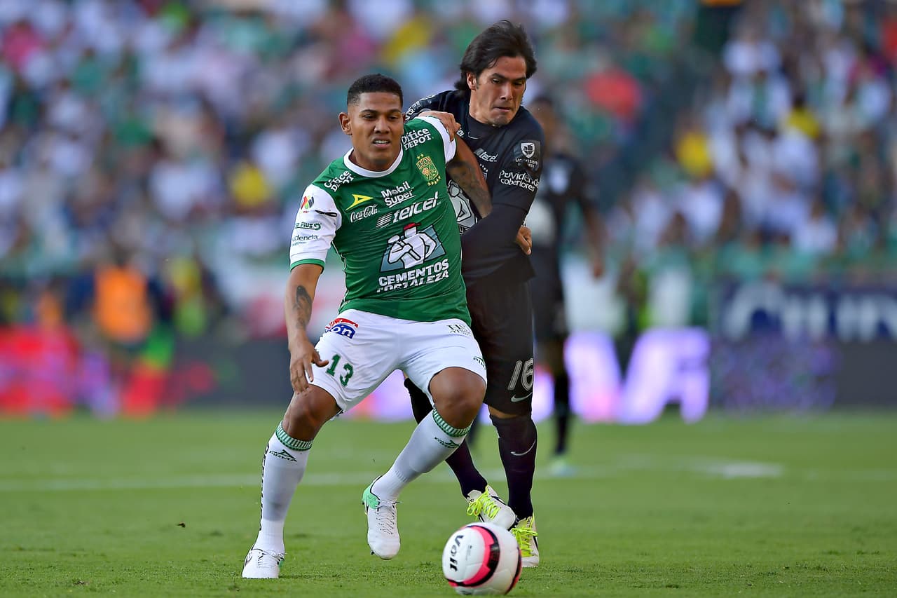 El primer tiempo del encuentro fue una fiesta total para los locales. 30 minutos bastaron para definir el encuentro.