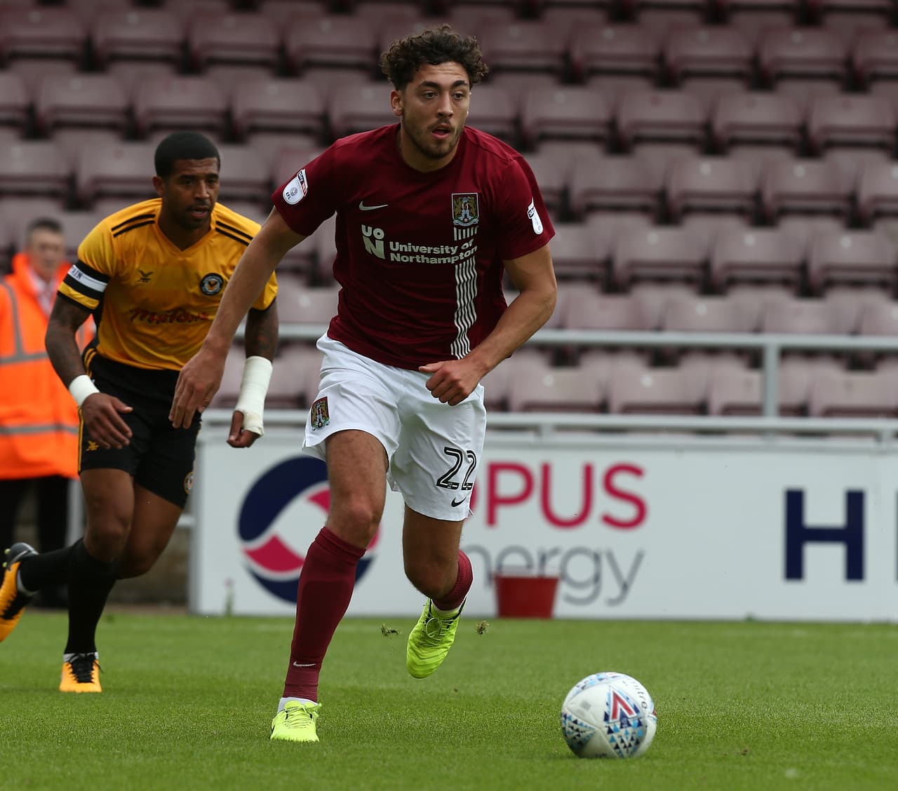 Northampton Town (Inglaterra): la empresa 5USport es dueña del 50% de este club de la League One, tercera división.