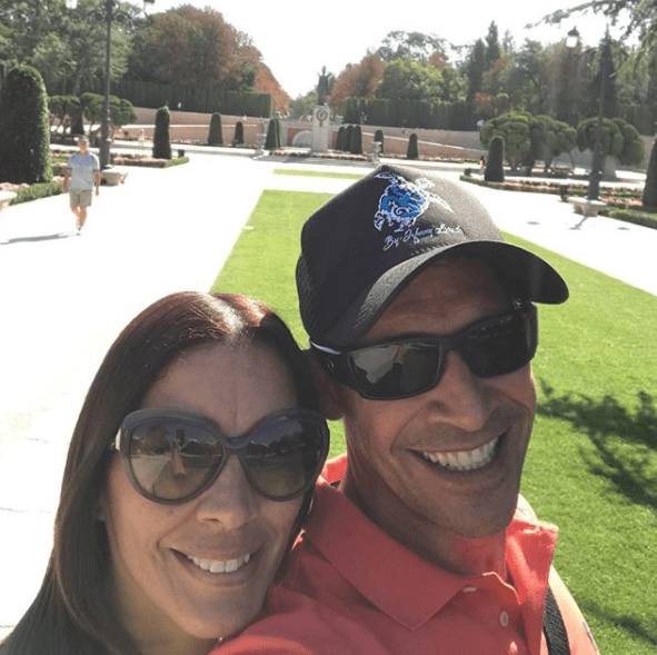La pareja estaba feliz, disfrutando del calor en el Parque del Retiro.