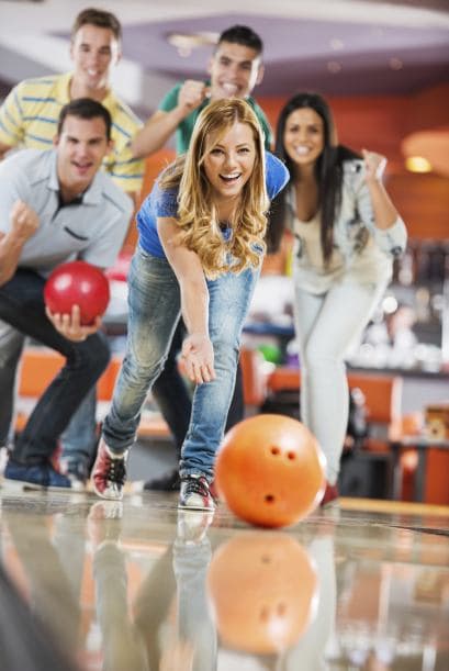 Utilízalas para guiarte al apuntar al blanco, en lugar de mirar hacia los pinos, que se encuentran mucho más lejos.