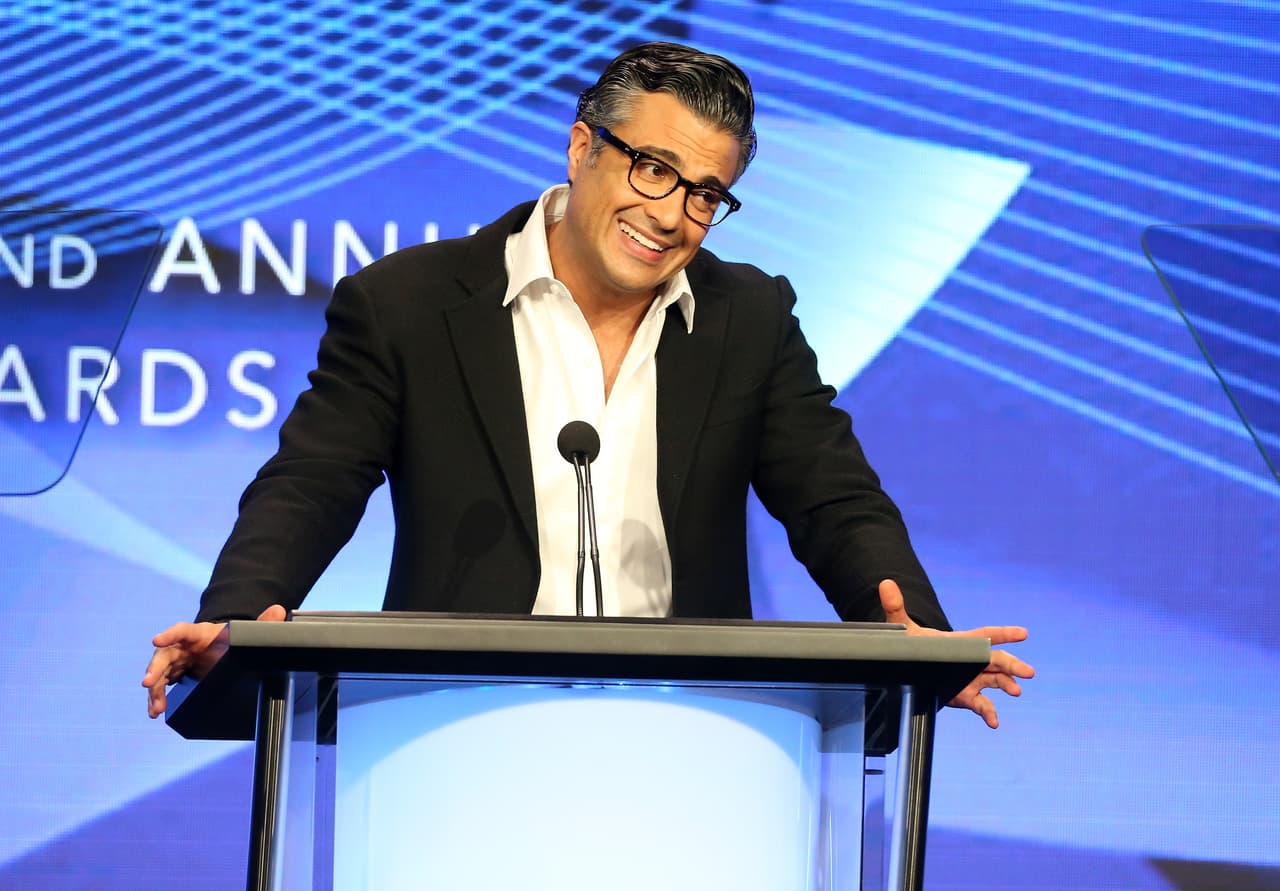 Por eso no sorprendió a nadie su elección como presentador de los Latin GRAMMY 2017 junto con la actriz puertorriqueña Roselyn Sánchez.