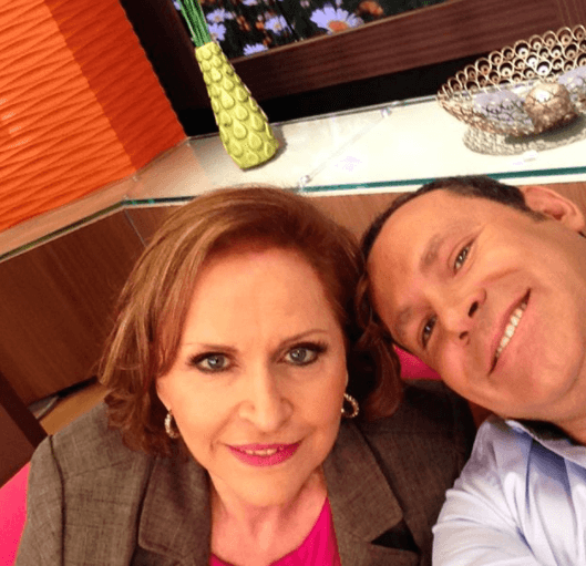 Aunque Alan Tacher no podrá darle un abrazo en persona, ya que ella vive en la Ciudad de México, no dejó pasar la oportunidad de felicitarla.