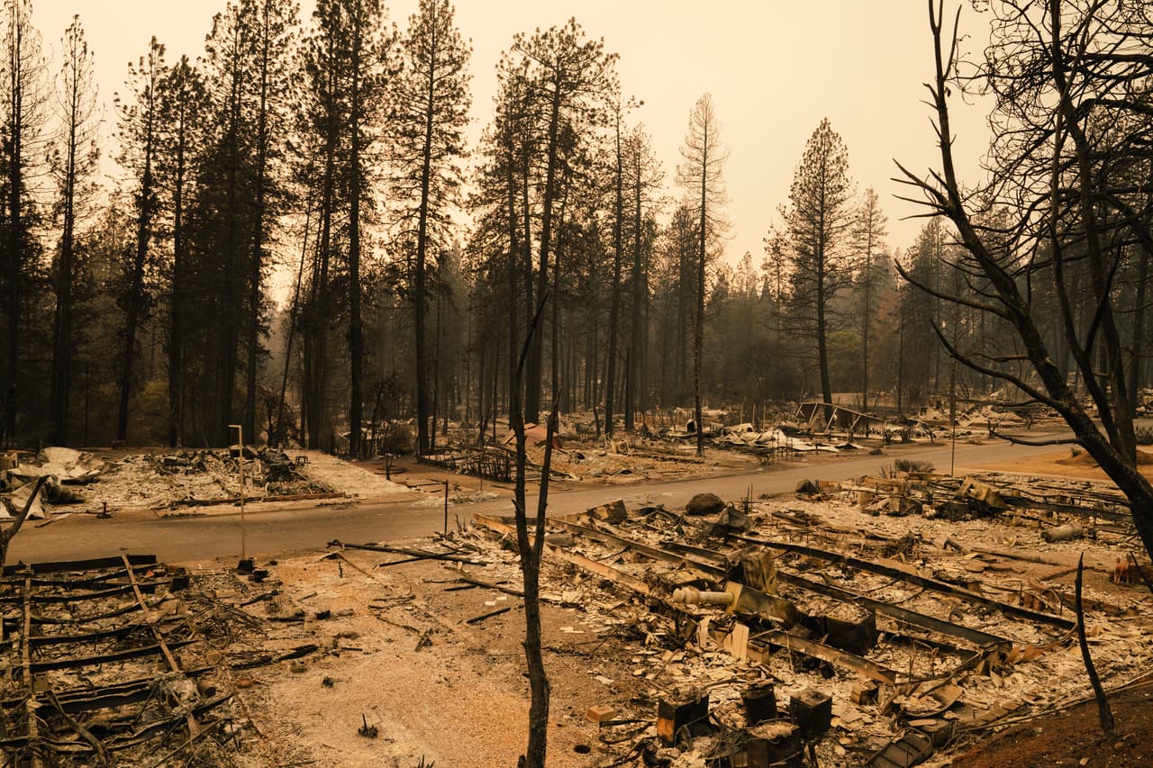 Pentz Road, un vecindario a las afueras de Paradise fue 
<a href="https://www.univision.com/noticias/incendios/fotografias-interactivas-antes-y-despues-del-devastador-incendio-que-consumio-paradise-california?lkjdues=">consumido totalmente por las llamas.</a>