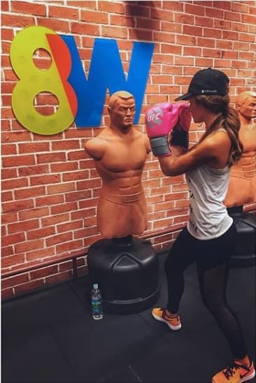 Por su parte, la actriz de origen ruso, Irina Baeva, ha compartido en su cuenta de Instagram el gusto que tiene por el boxeo.