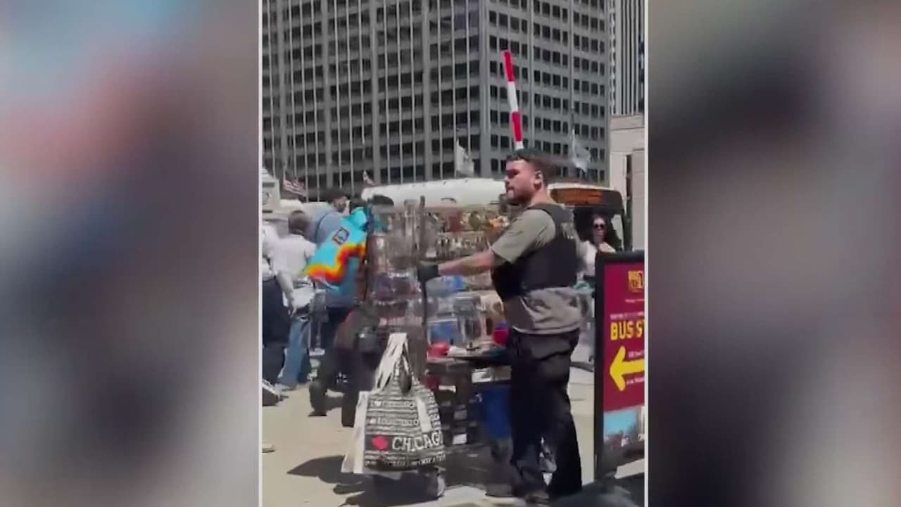 Decomisan mercancía a vendedores ambulantes en Avenida Michigan y crece tensión por restricciones