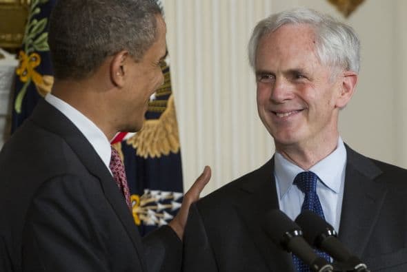 De acuerdo con el Presidente "John va a aportar a este puesto muchísima experiencia adquirida tanto en el sector público como privado".