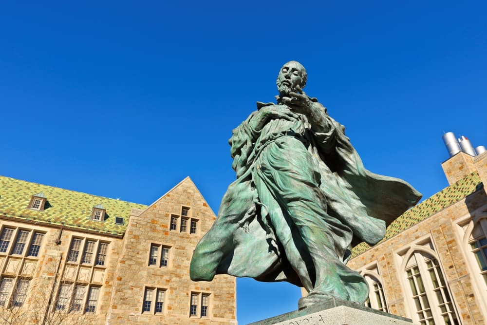 Estos debates internos también lo llevaron a cambiar su ideal de ser un peregrino solitario al de trabajar en bien de las almas, con compañeros que quisiesen seguirle en su camino espiritual, los inicios de lo que años después sería la Compañía de Jesús.