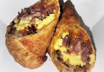 <h3 class="cms-H3-H3">El rollo de la mañana siguiente: Edición de estímulo</h3>
<br>Rollo de huevo relleno con carne de pierna de pavo ahumada, huevos con queso, trocitos de papa y rociado con su gelatina de frutas favorita o salsa de desayuno de pavo troceada.