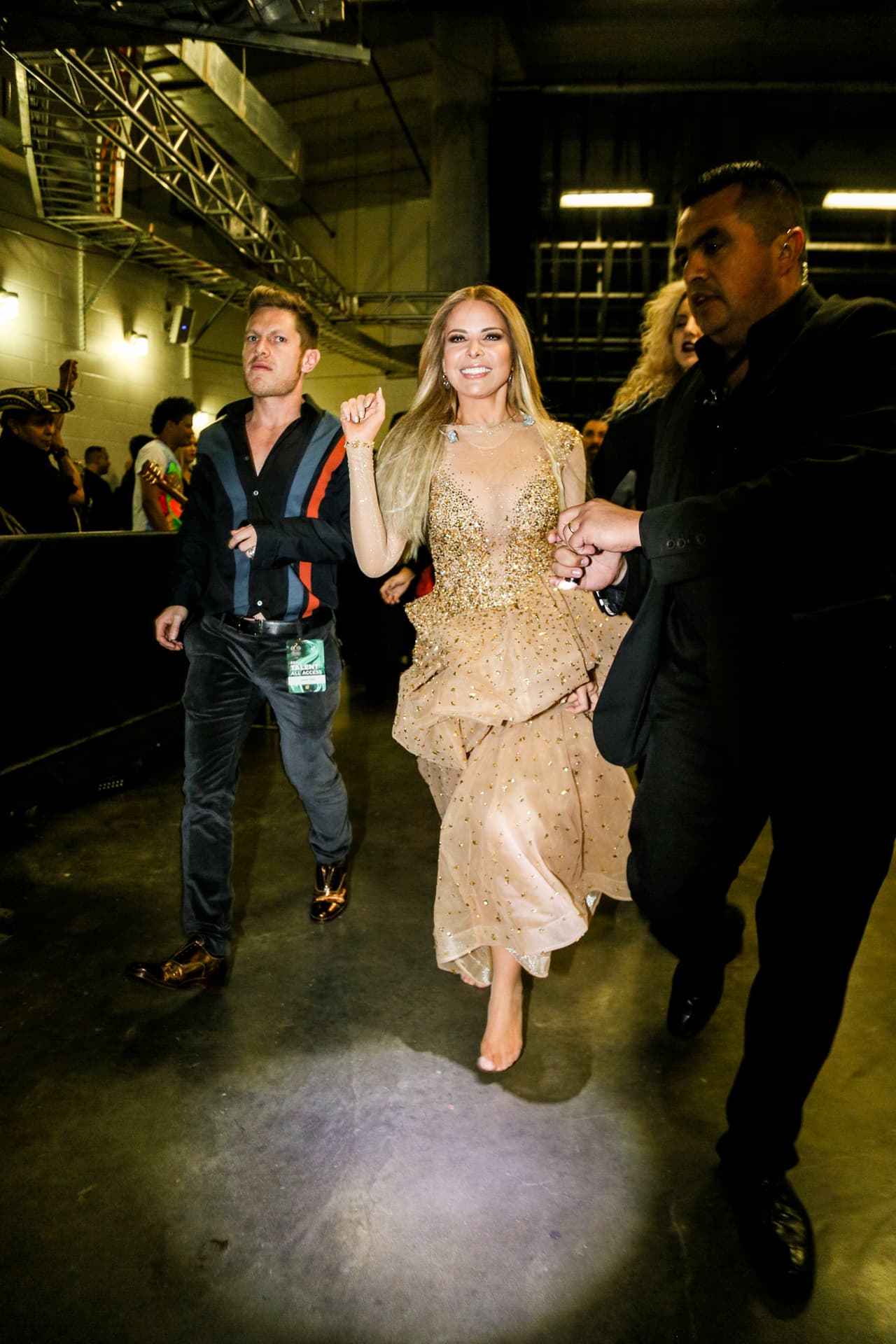 Una cosa fue lo que viste en televisión y otra lo que te perdiste. Pero, relax! Nuestro lente te trae el detrás de cámaras de la esta entrega de Premio Lo Nuestro.