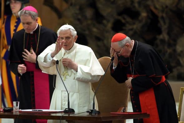 11. ¿La renuncia de un papa está prevista en la Iglesia?Sí, la abdicación de un papa está prevista y regulada por el Código de Derecho Canónico.