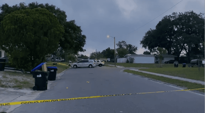 Hombre dispara a dos menores de 13 y 16 años que intentaban robar su auto en el condado de Orange 