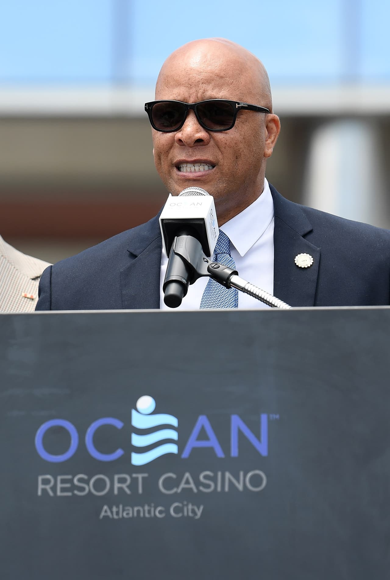 Alcalde Frank Gilliam: admisión de culpa por fraude 