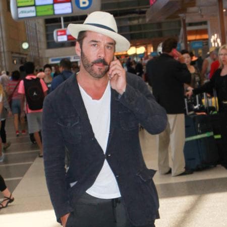 Y aunque la cadena CBS, por donde se transmite la serie protagonizada por Piven, ha dicho que está estudiando el caso, los datos sobre la audiencia tampoco aportan datos que indiquen que la serie sea renovada más allá de los 13 capítulos ya pactados.