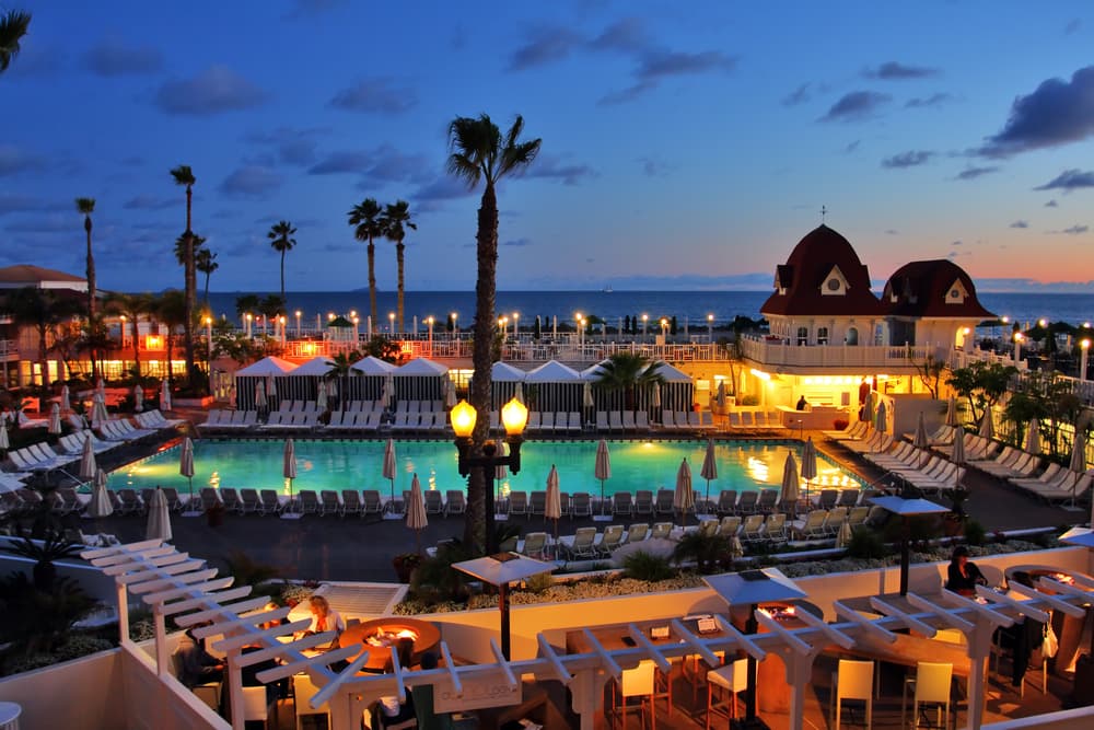 Inclusive, se reporta que investigadores de lo paranormal se han hospedado en el resort para grabar con sus equipos infrarrojos y de alta tecnología alguna evidencia de que existe un espíritu atrapado en nuestra dimensión.