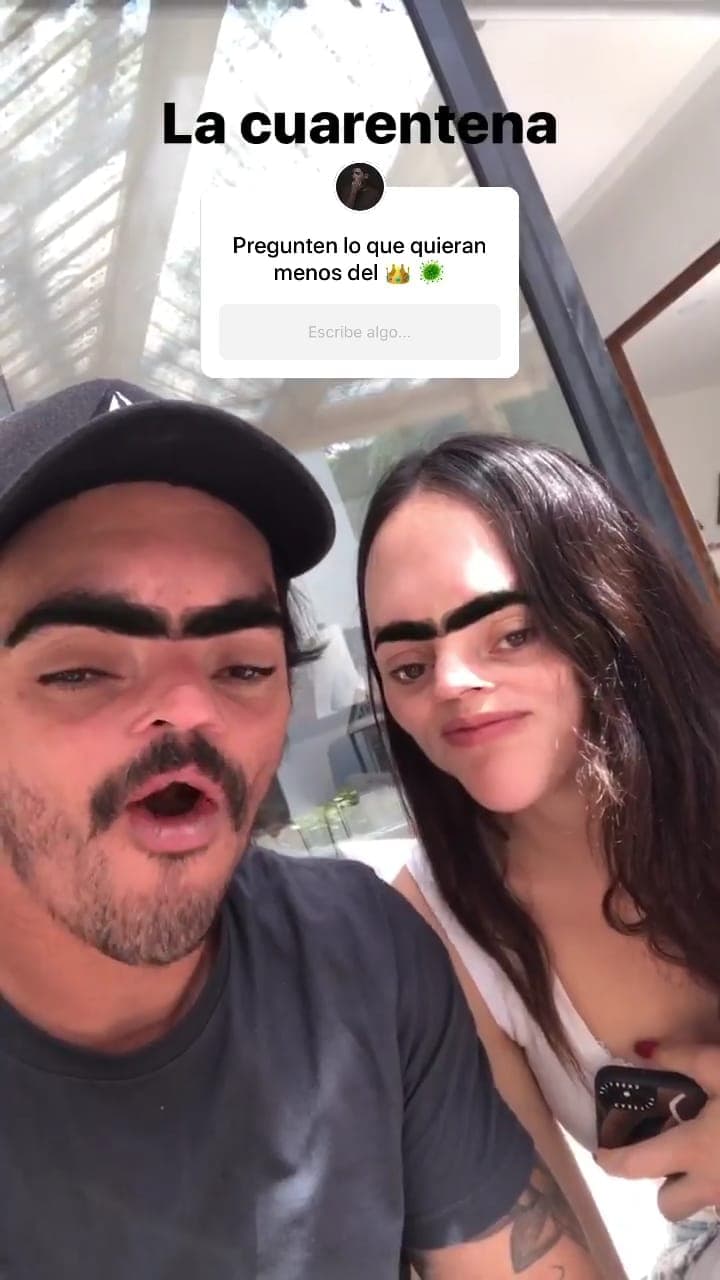 Como parte de esta dinámica, Zuria Vega y Alberto Guerra se transformaron, haciendo uso de una aplicación.