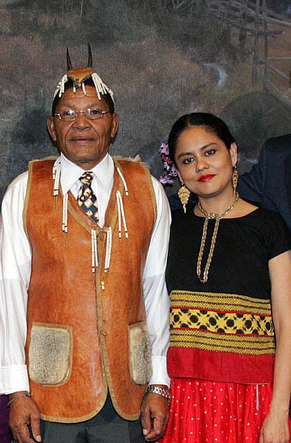 Es poeta, diseñadora de ropa y joyería, hija del escritor Francisco Toledo.
<br>