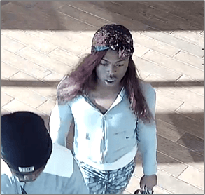 Buscan a hombres acusados de vestirse de mujer, robar en gimnasios e irse de compras en Georgia.