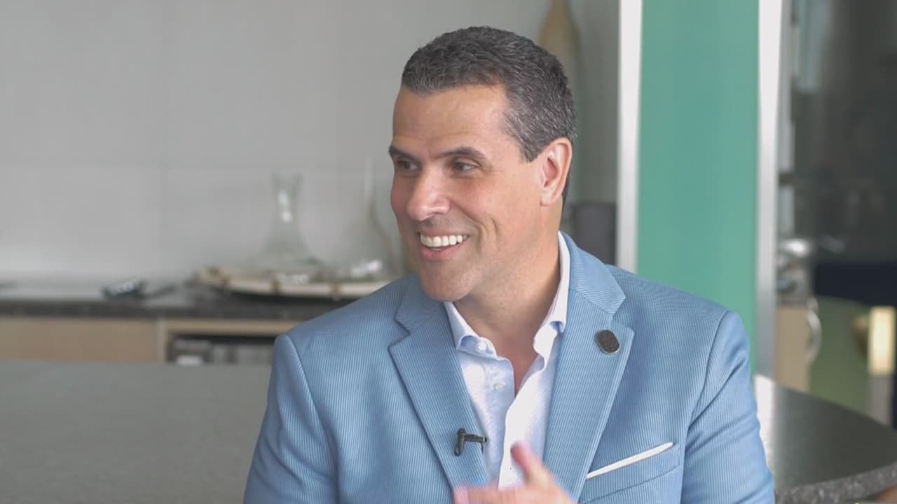 “Mi mamá fue mi coach, mi maestra”, Marco Antonio Regil nos abre las puertas de su casa en Austin