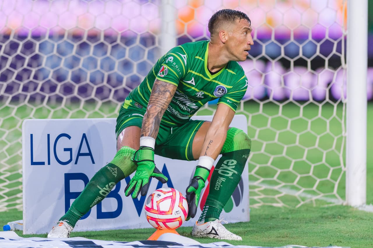 Nicolás Vikonis fue la gran figura del partido.