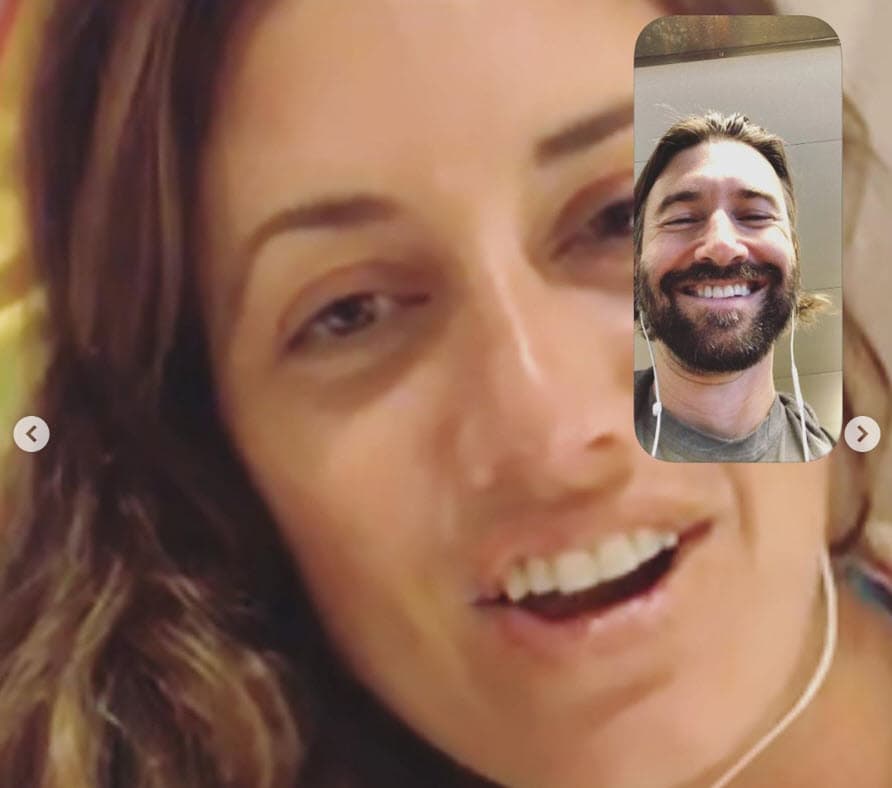 La pareja comenzó a salir en marzo de 2019 y se casaron en enero pasado en una ceremonia privada en Santa Bárbara.
<br>