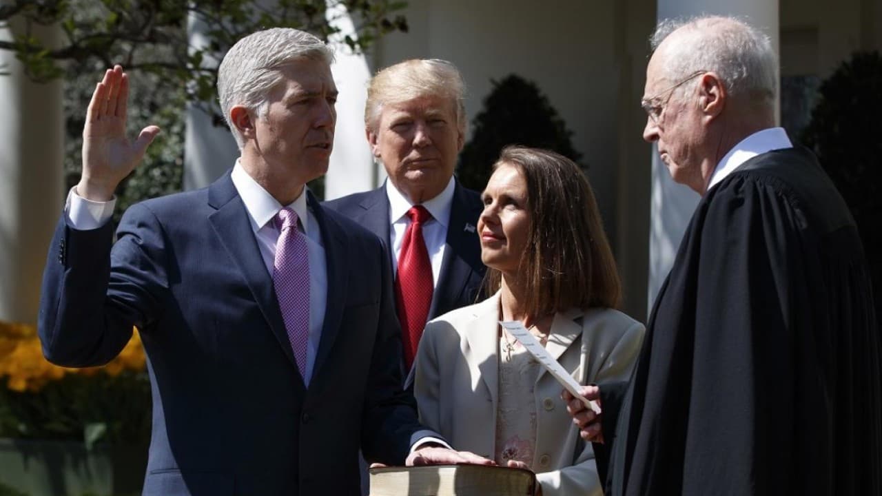 La juramentación del juez Neil Gorsuch renueva la mayoría conservadora en la Corte Suprema 
