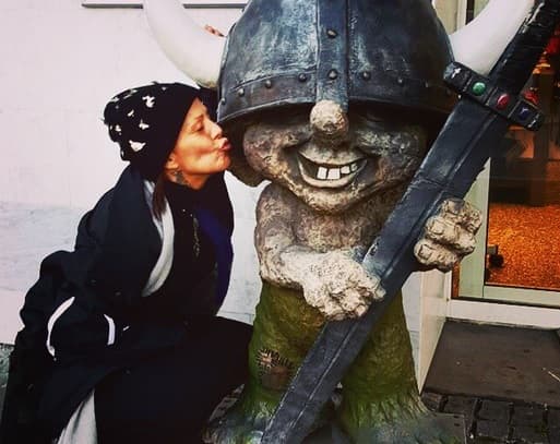 Alejandra Guzmán se escapó unos días a Islandia, y mira nada más lo que encontró. ¡Qué risa!