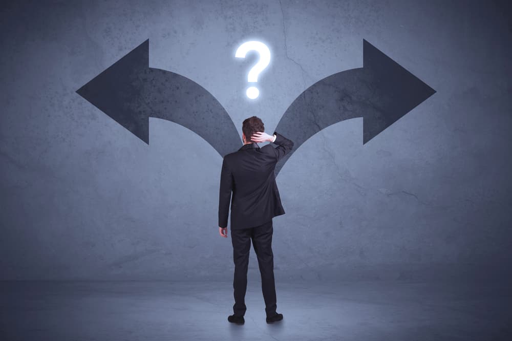 Sin embargo, sé objetivo y no te dejes llevar por ilusiones pues tiendes a ver la realidad con una óptica que no siempre es la más adecuada. A la hora de tomar tus decisiones no te guíes solamente por las apariencias sino profundiza en el carácter, temperamento y otros factores que te ayudarán a actuar de una forma inteligente, concreta y madura.