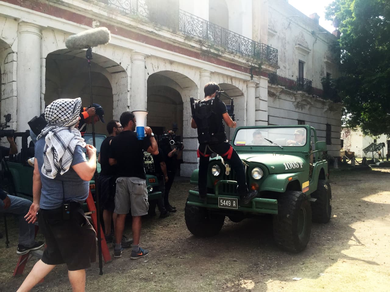 Después de un merecido receso, la producción continuó con las grabaciones de Livia Brito en el cuartel del ejército.