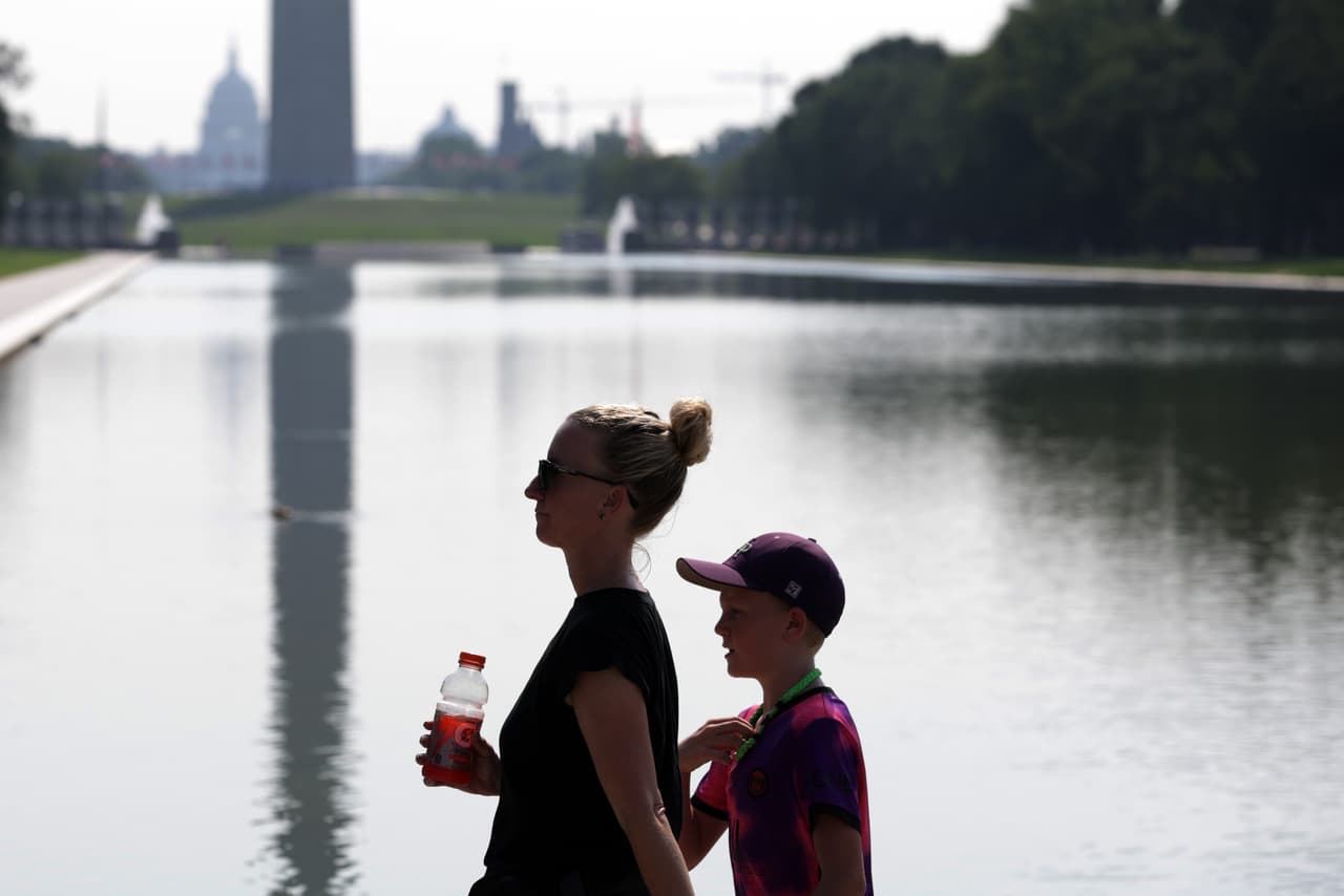Se mantiene advertencia por calor excesivo para partes del DMV el fin de semana