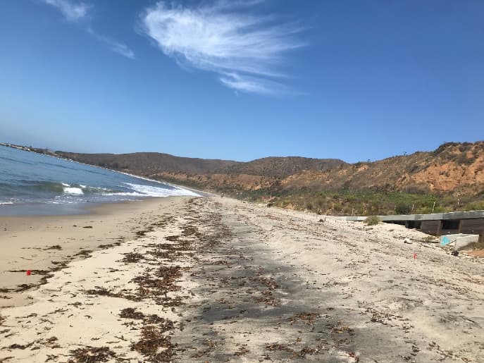Nicholas Beach en San Nicholas Canyon Creek en el condado de Los Ángeles.