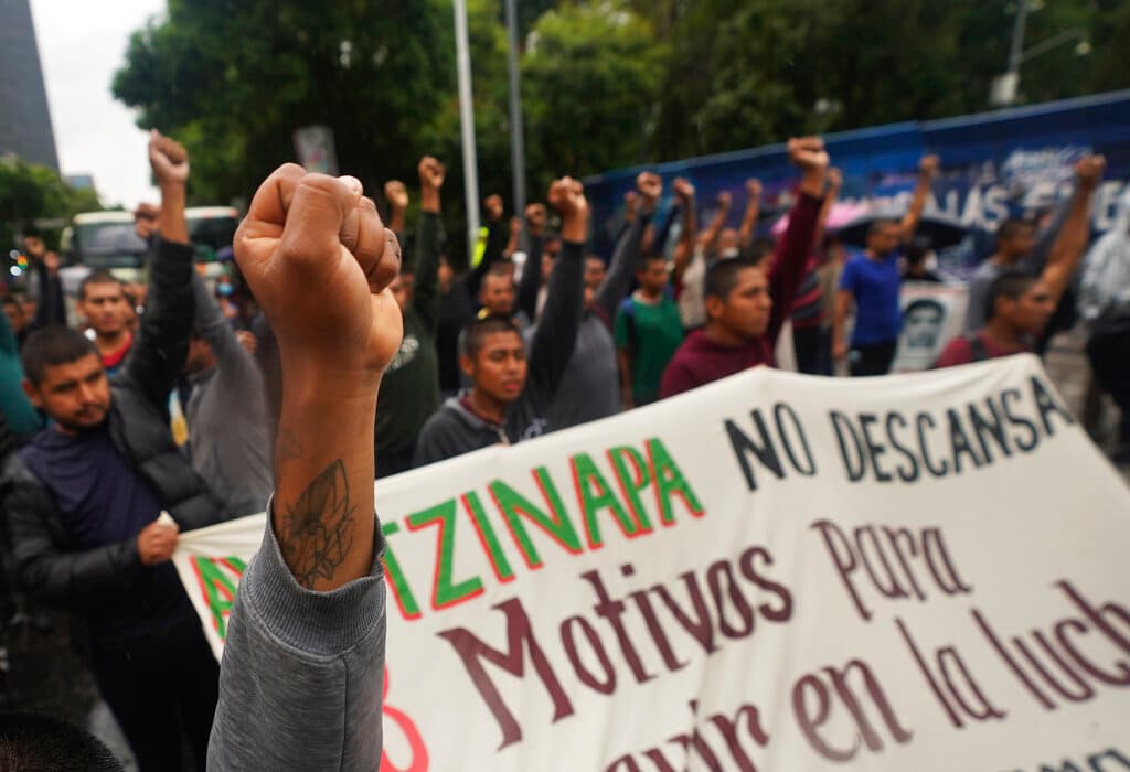 Seis estudiantes de Ayotzinapa habrían estado vivos días después de su desaparición