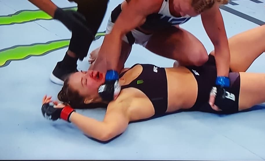 Holly Holm noqueó a Ronda Rousey