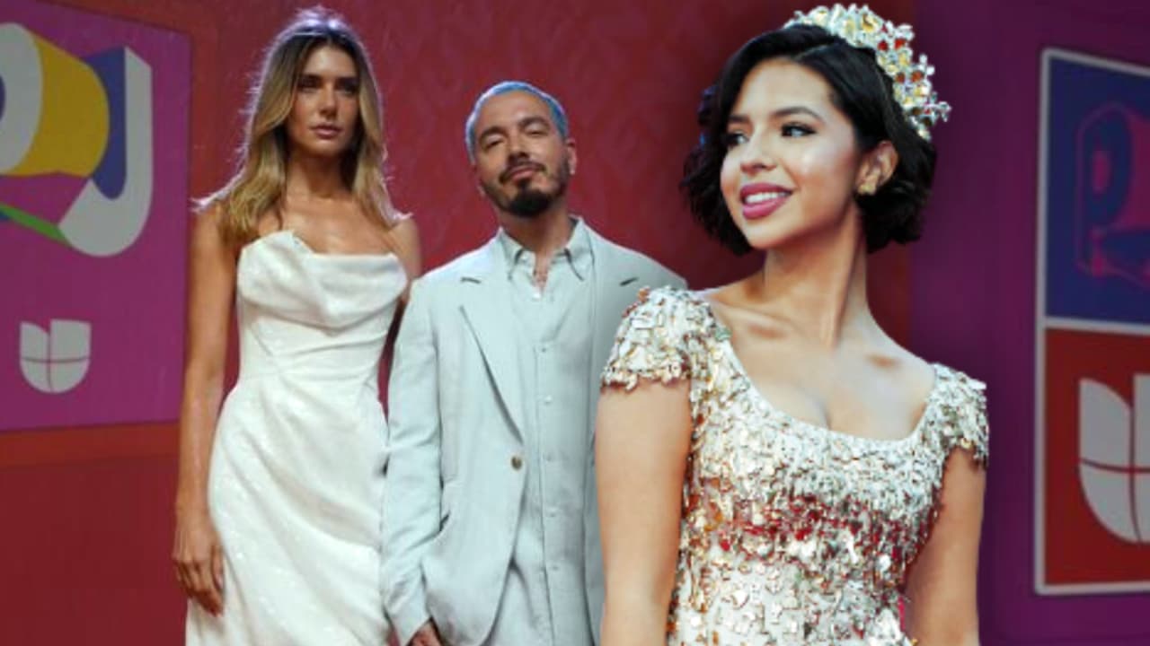El espectacular look de Ángela Aguilar y las parejas que brillaron en la alfombra roja de Premios Juventud
