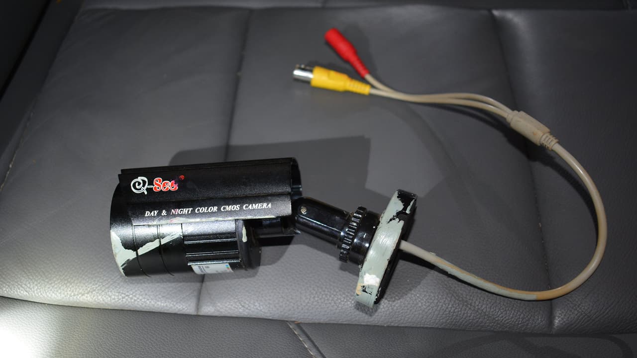 Si alguien está familiarizado con esta cámara o no tiene este tipo de cámara en su hogar o negocio desde el 4 de septiembre de 2020, comuníquese con la línea de información de GBI al 1-800-597-8477.