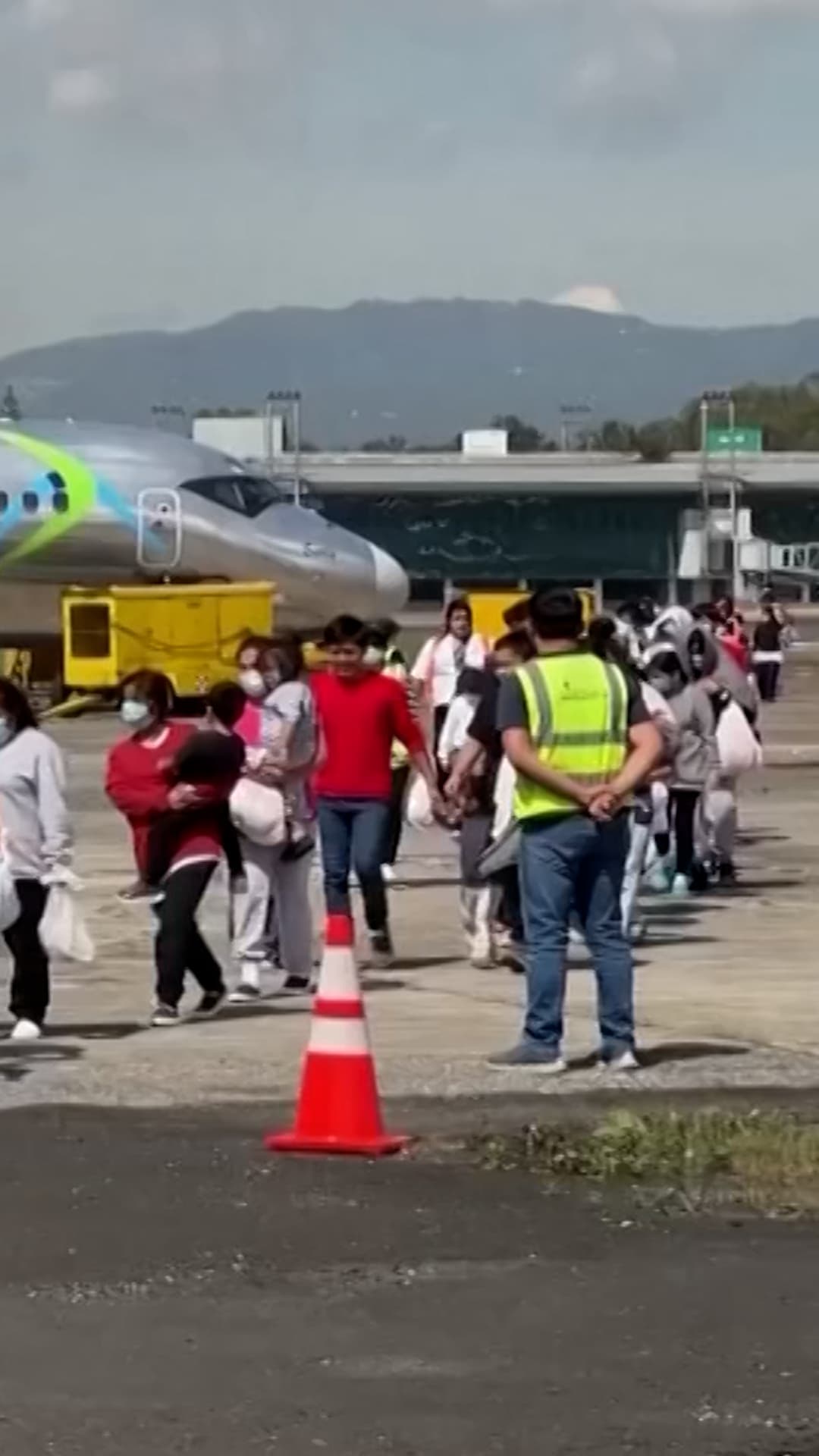 Corte Suprema permite a Trump reanudar deportaciones a terceros países