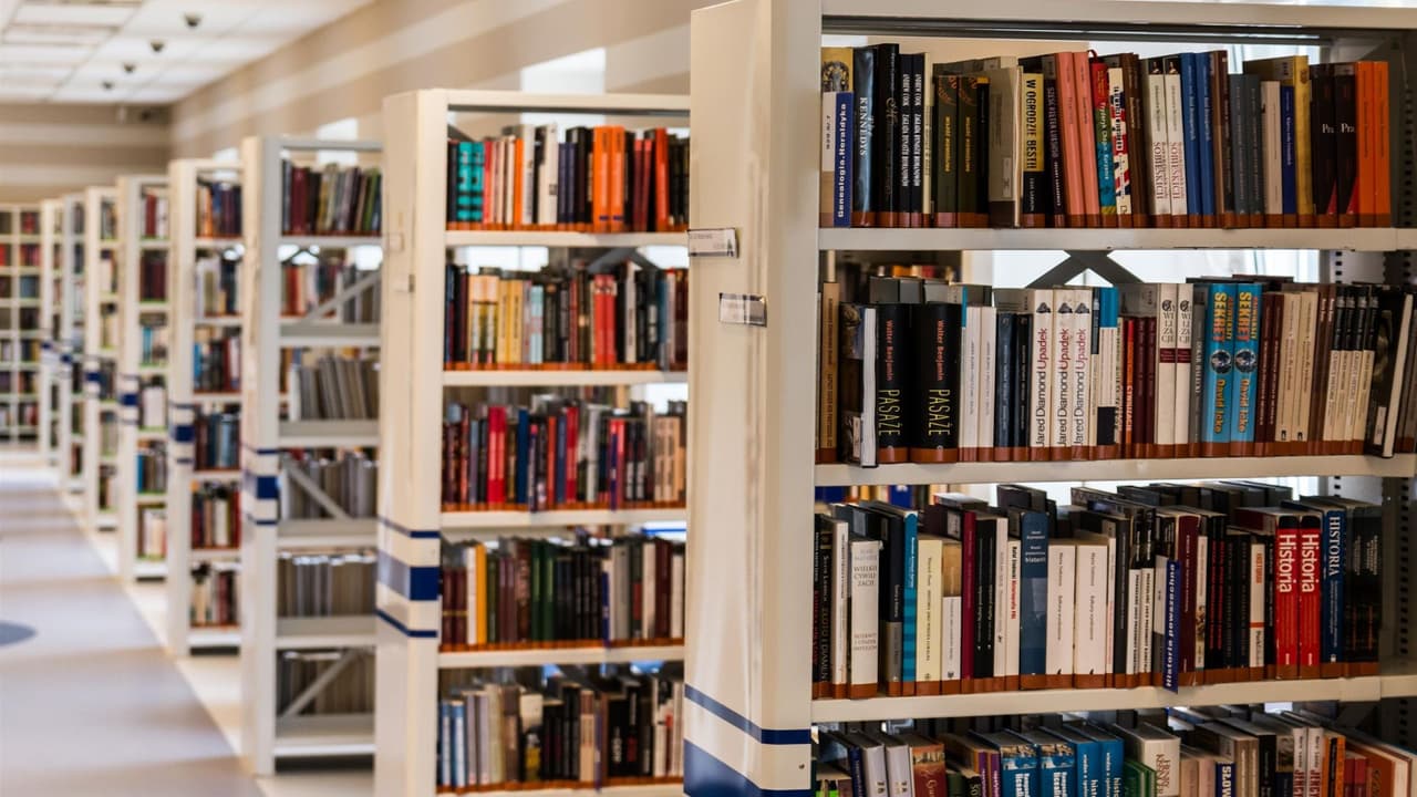 La Biblia y otros libros cuestionados por papás han sido retirados de un Distrito Escolar de Texas