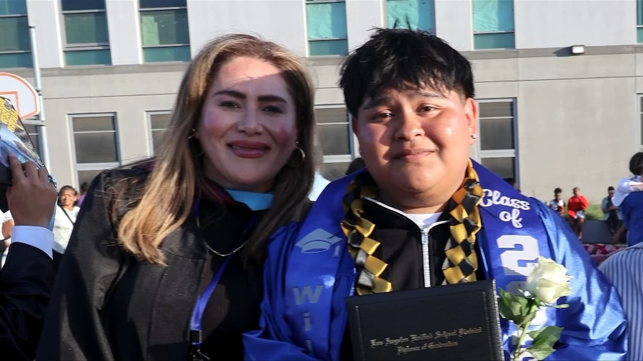“De la alegría pasamos a la tristeza”: Detienen a joven recién graduado en cita de inmigración