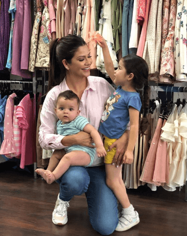 Disfrutar de las tardes con sus hijos y estar al pendiente de boutique. Así de contenta pasa las tardes nuestra conductora.