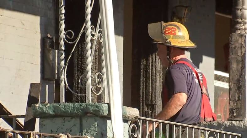 Encuentran a cuatro personas muertas tras incendio en casa de Filadelfia