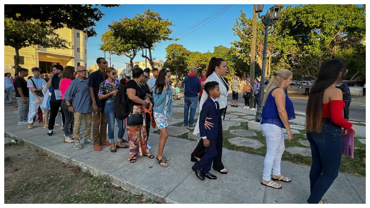 Cubanos en EEUU no pueden completar la reclamación de sus familiares por colapso de registros civiles en Cuba