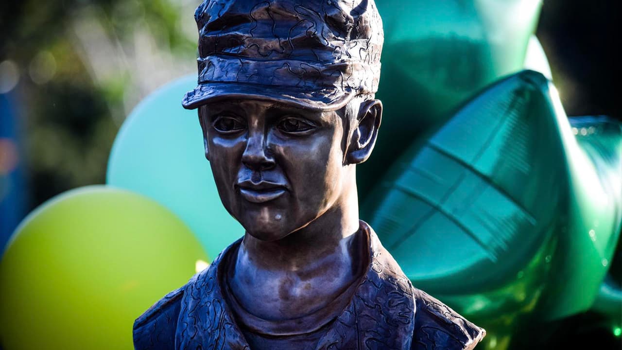 En la preparatoria César Chávez, lugar donde estudió los últimos años Vanessa Guillén, se le rindió homenaje y el Distrito Escolar Independiente de Houston (
<a href="https://www.univision.com/temas/hisd">HISD</a>) declaró el 30 de septiembre como el día de la soldado.